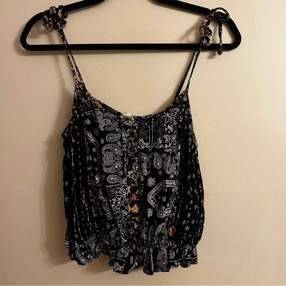 Hem & Thread Ruffle Tank Top - Picture 2 of 5